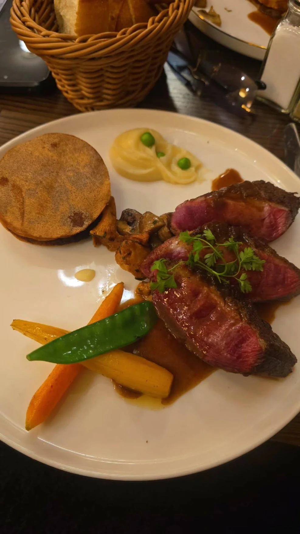 Magret de canard rosé avec légumes de saison